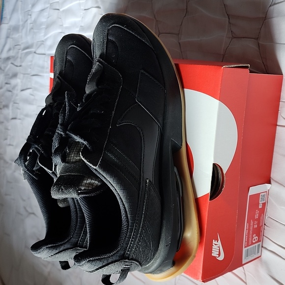 Nike Air Max Pre-Day shoes - Picture 2 of 4